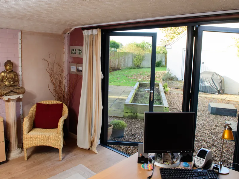 Bifold Golders Green