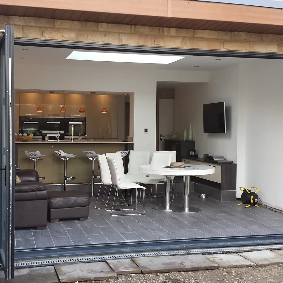 Bifold Golders Green